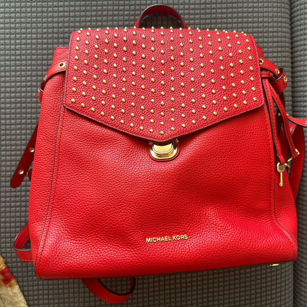 MICHAEL KORS
Bristol Medium Studded Leather Bagpack